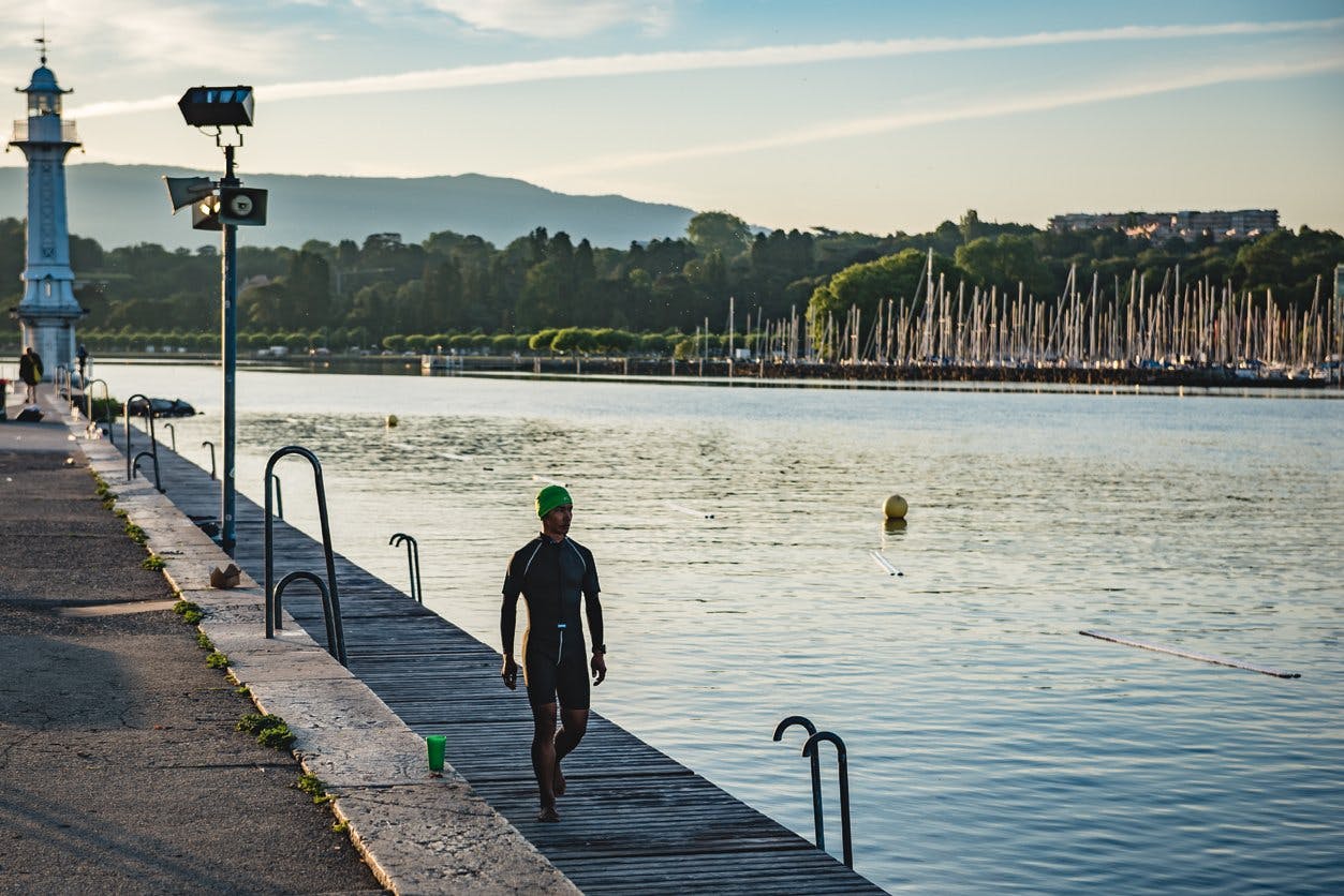A quelques pas seulement du centre-ville de Genève, les Bains des Pâquis sont ouverts à la baignade et pas que, été comme hiver.