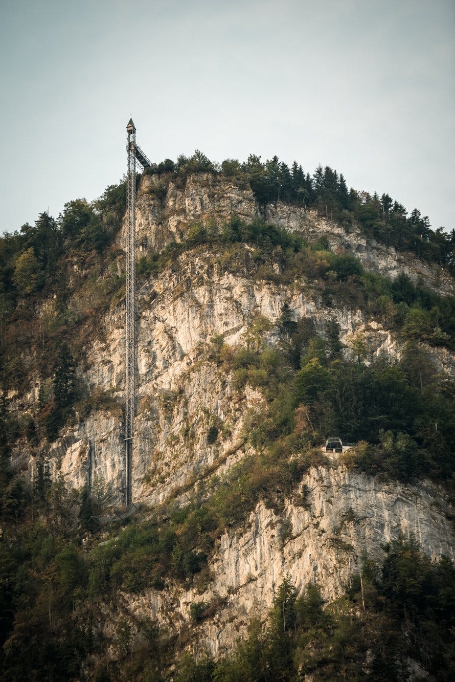 Avec ces presque 153 mètres, c’est le plus haut ascenseur extérieur d’Europe.