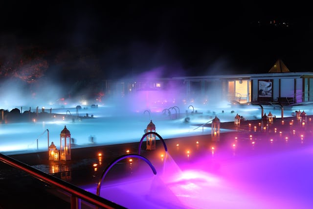 Une baignade on ne peut plus romantique!