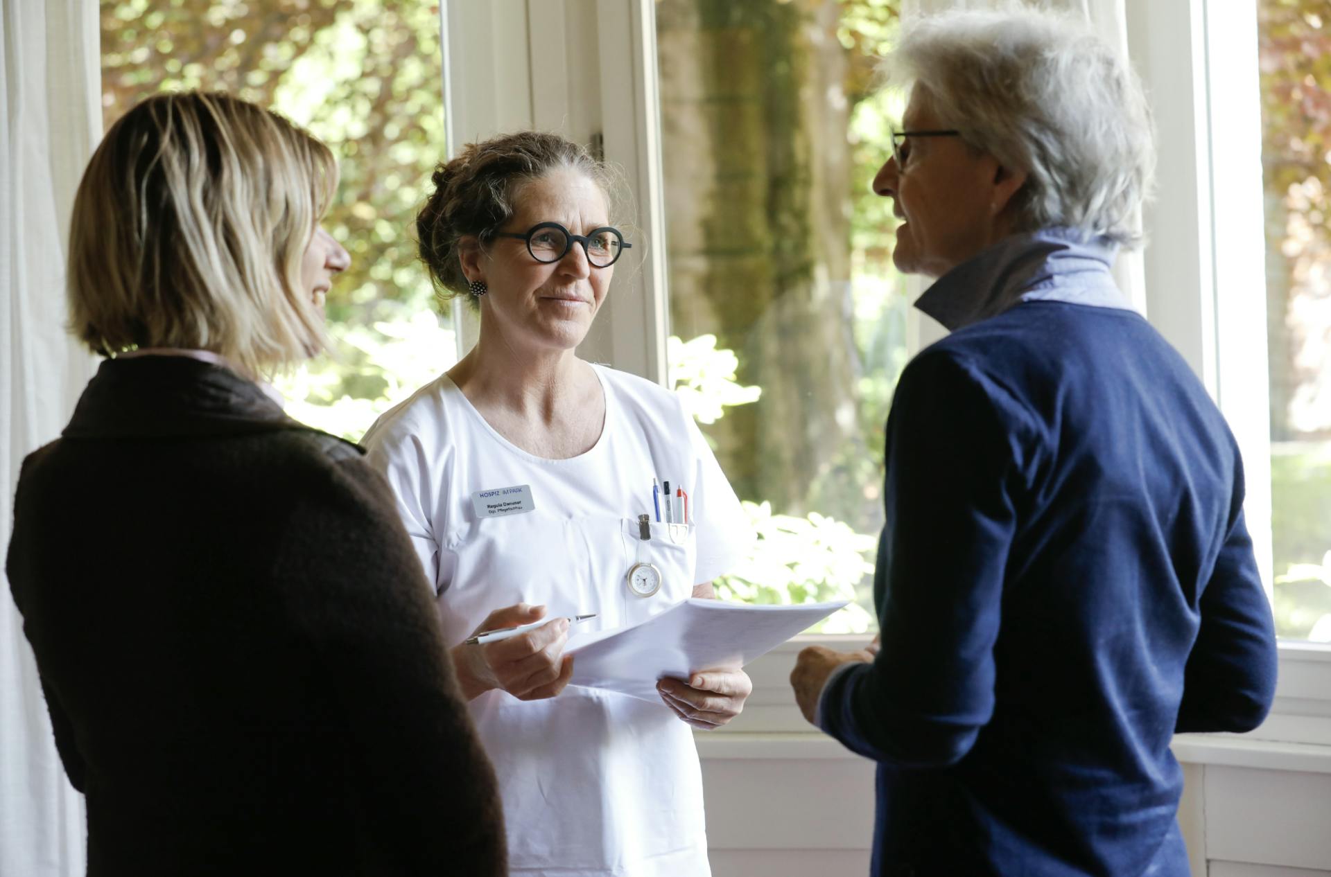 Die OST bietet Weiterbildungen an, die im Umgang mit an Demenz erkrankten Personen besonders wertvoll sind.