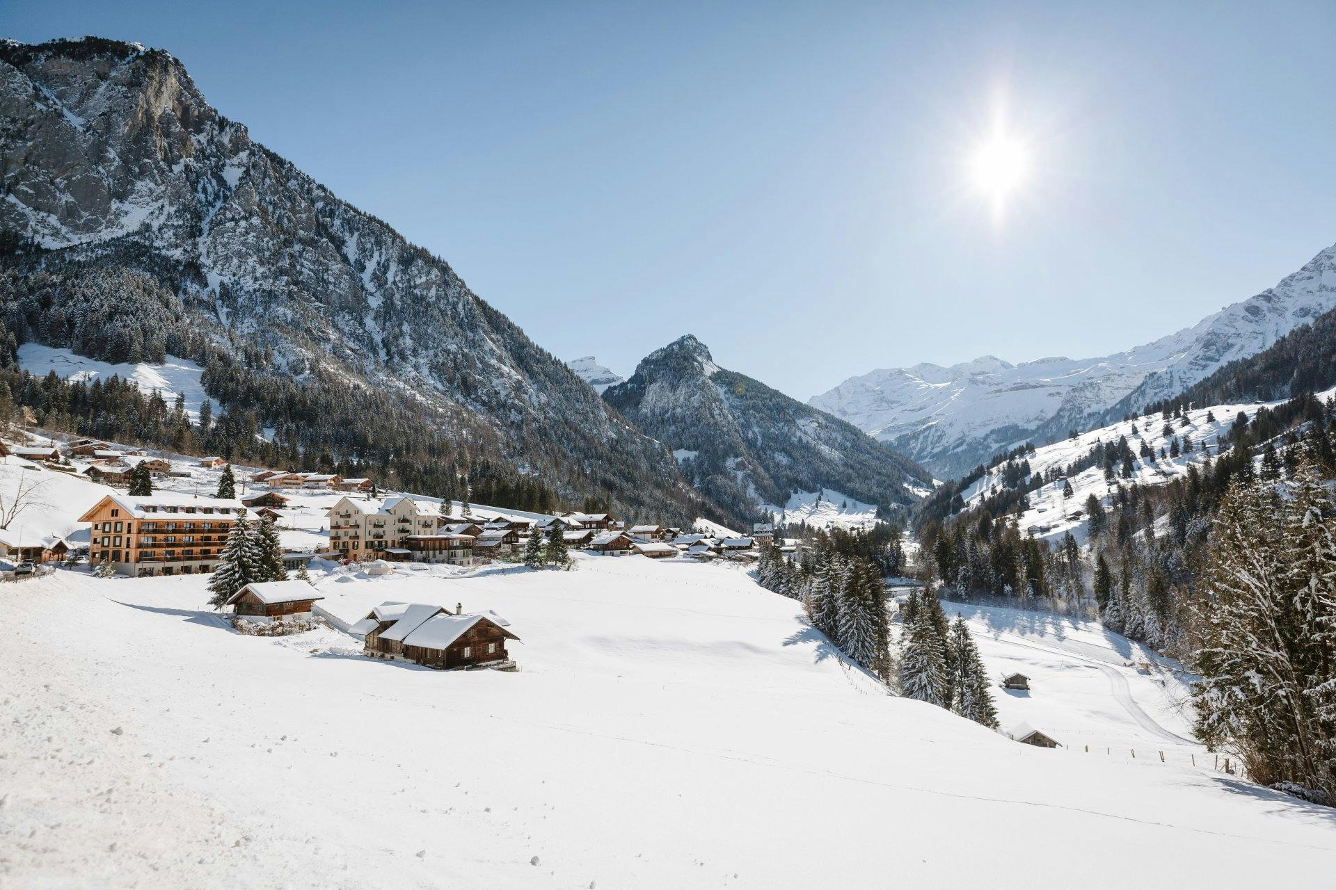 Unvergessliche Ausflüge in verschneite Berglandschaften.