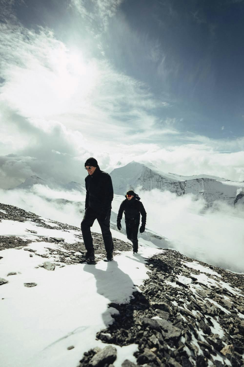So bestiegen sie das Barrhorn, um das Gestein im Brauprozess des «Alpiniste» zu verwenden.