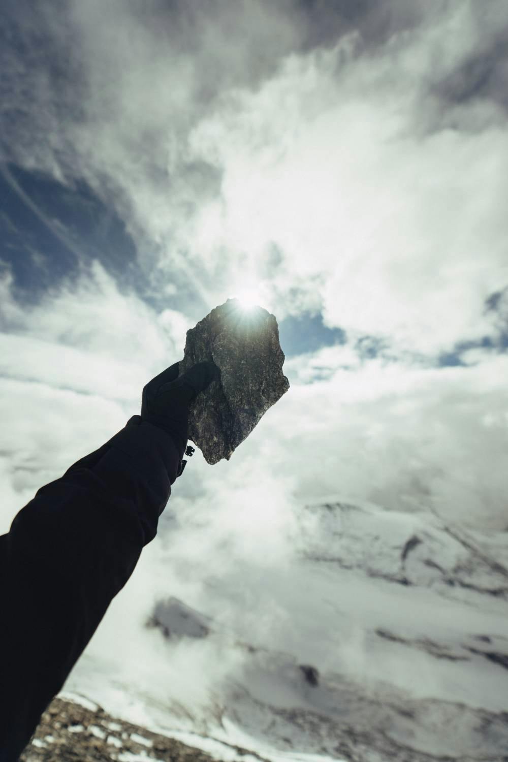 Das Berggestein des Barrhorns im limitierten Alpiniste verleiht dem Starkbier einen rauen und einzigartigen Charakter.