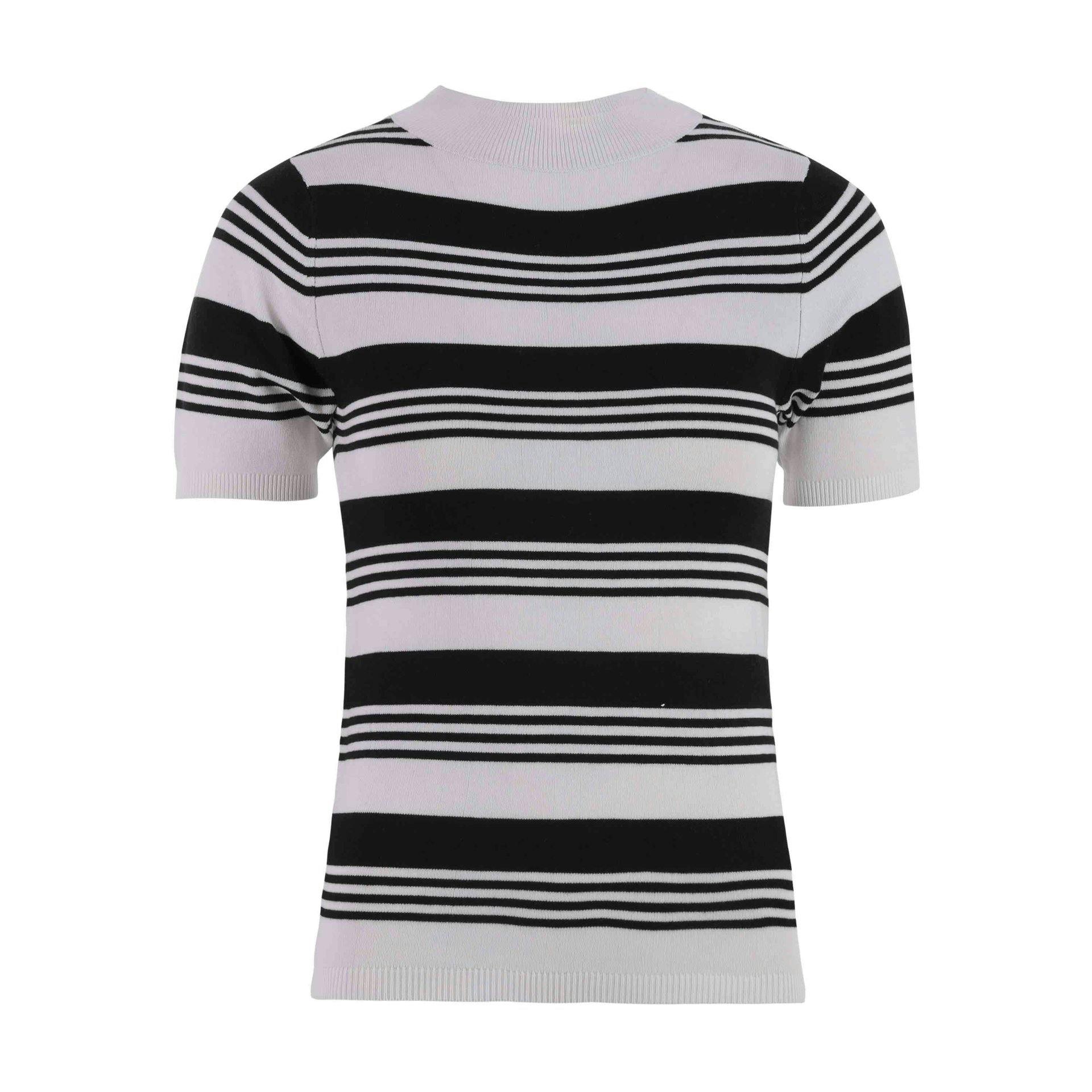 Les rayures peuvent aussi être de tailles différentes: Manon Stripe 2 Pullover, CHF 9.95 au lieu de CHF 14.95 chez