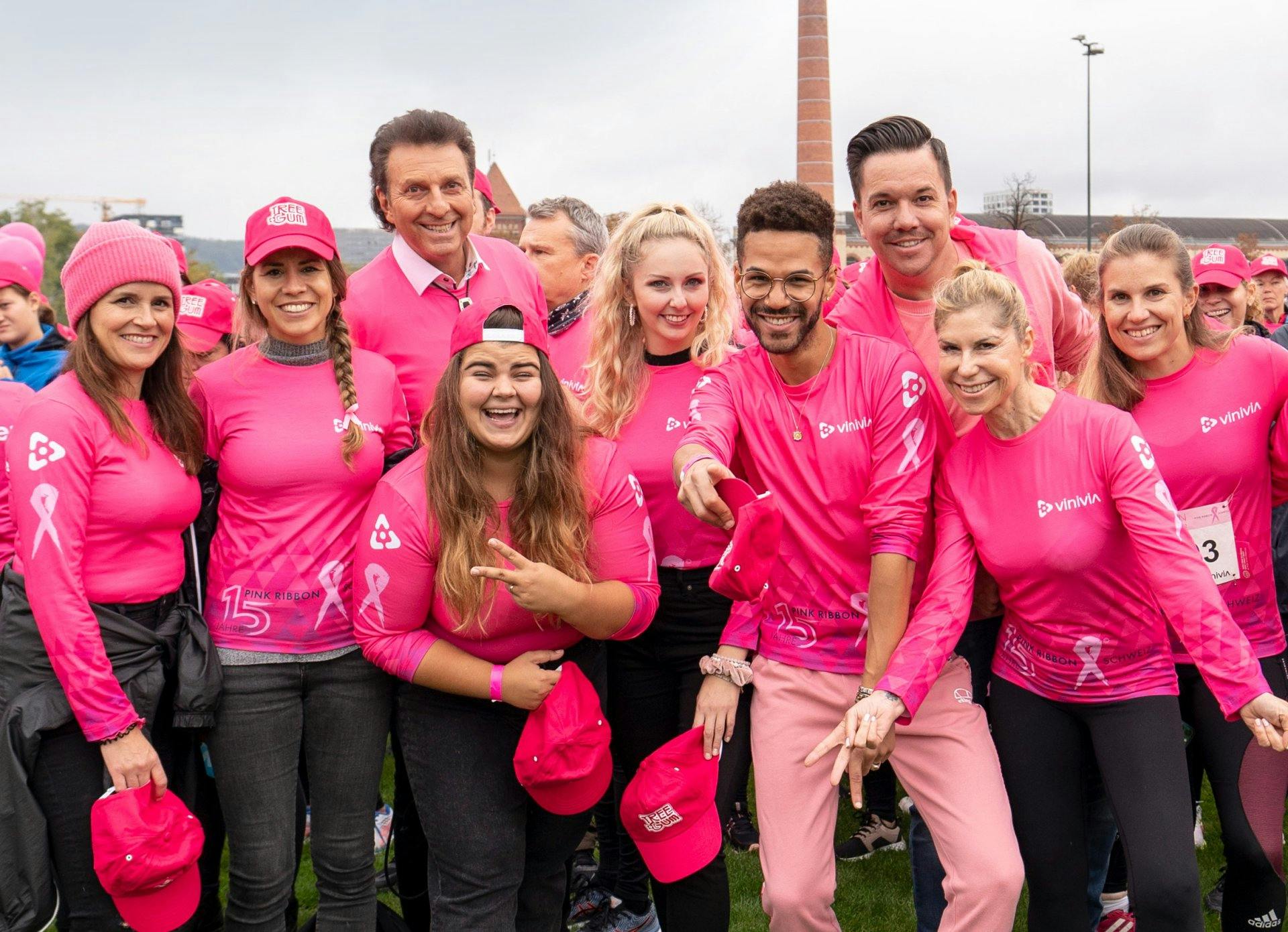 Seit 16 Jahren findet der kultige Charity Walk von Pink Ribbon Schweiz statt.