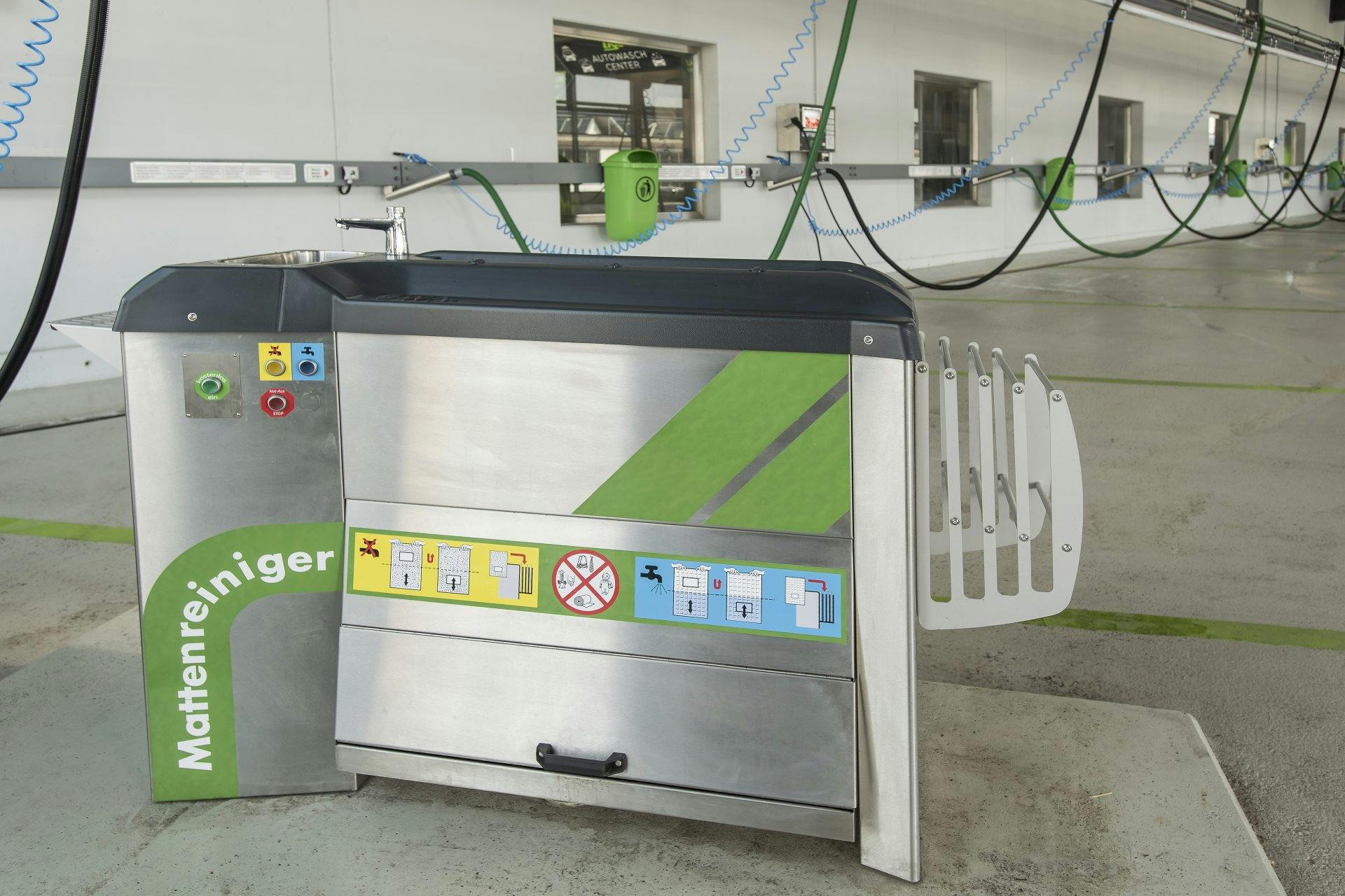 Wer seinem Auto etwas mehr gönnen will, kann auf die professionelle Innenreinigung zurückgreifen.