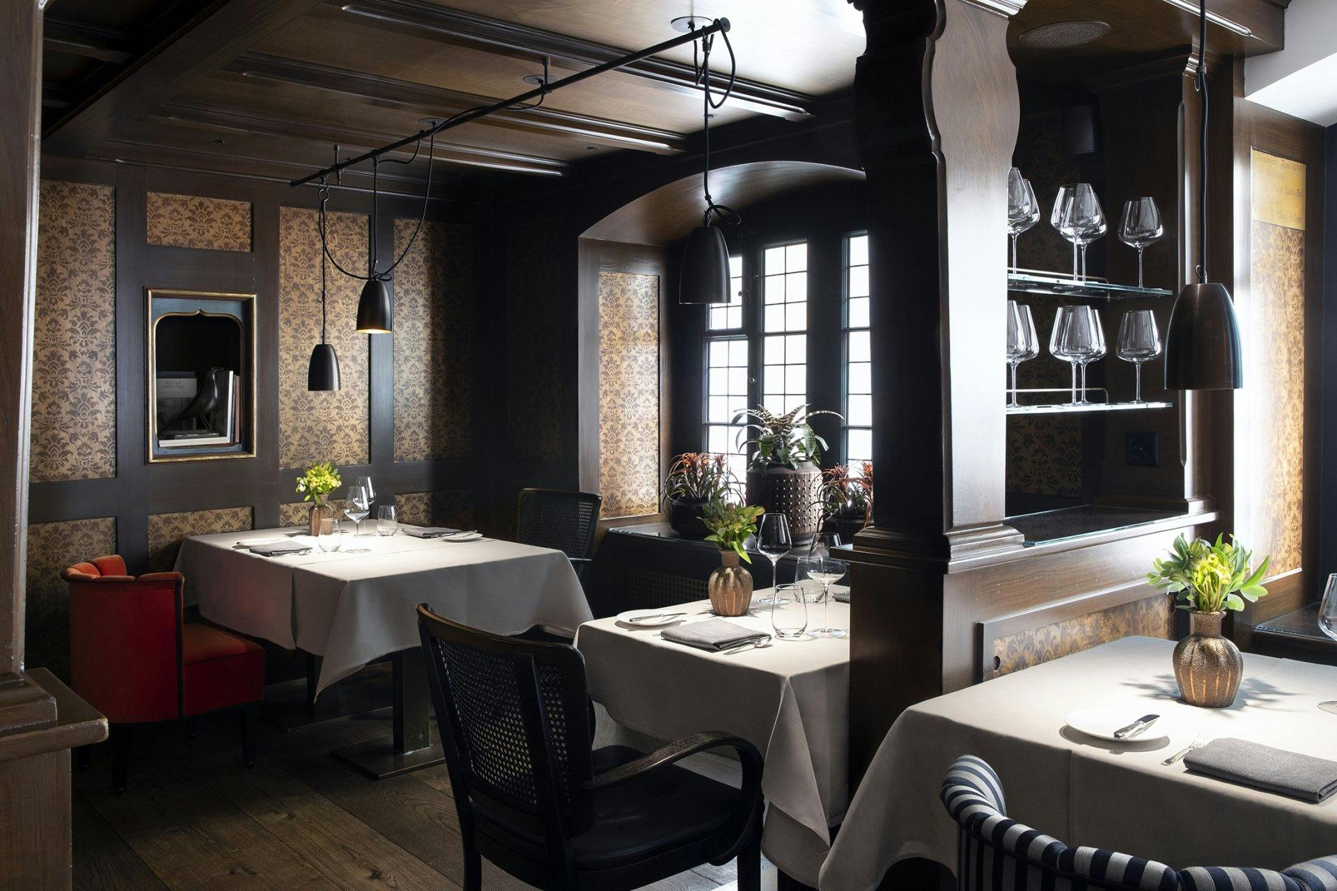 Das Restaurant des Hotel Widder ist bekannt für seine exzellente Küche und das einmalige Ambiente.