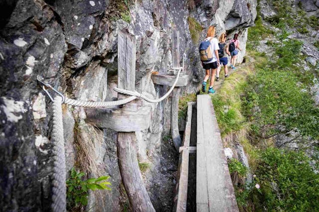 Die Suonenwanderung in Ausserberg-Mund ist historisch.