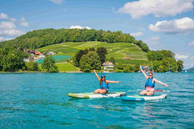 Schnappt euch ein Kanu und betrachte Spiez von einer ganz anderen Perspektive.