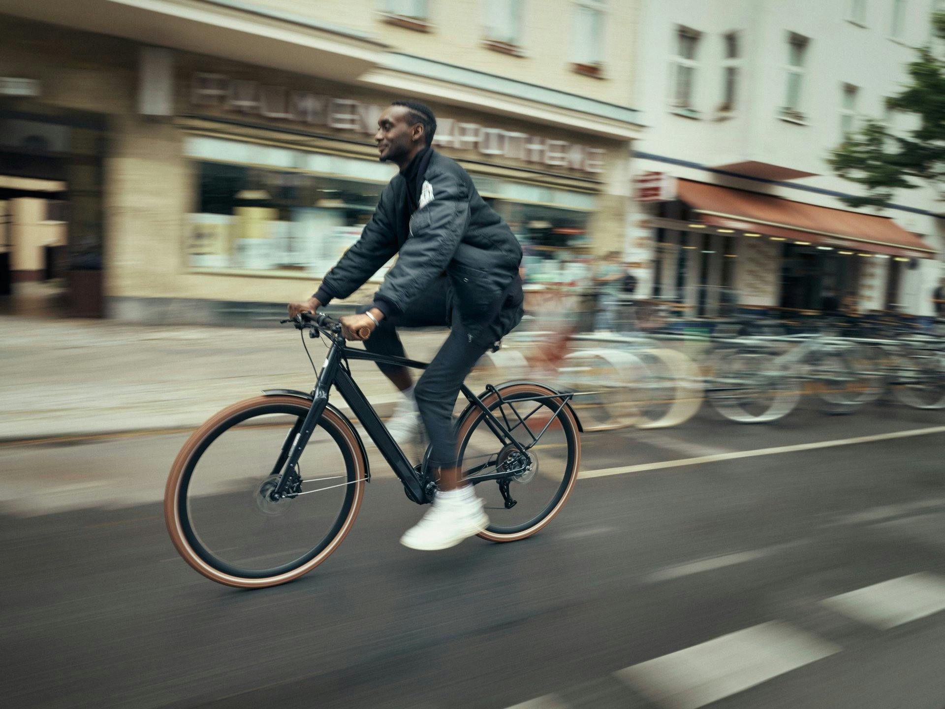 Se déplacer rapidement, avec style et de manière intelligente - avec le vélo électrique d'EGO Movement.