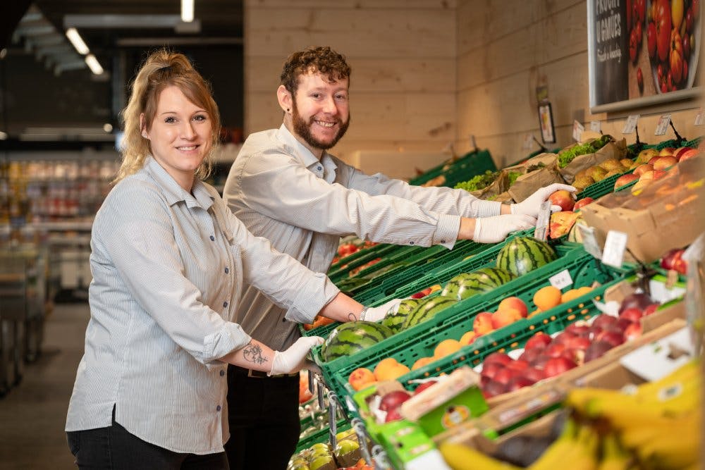 Melanie Ruch und Kevin Münger unterstützen die Lernenden als Coaches.