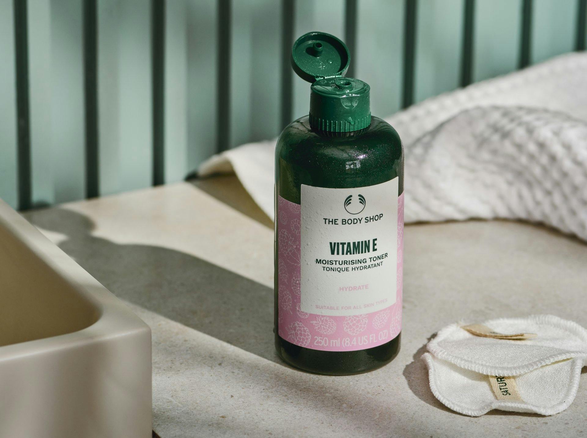 Étape 2: éliminer les derniers résidus grâce au tonique.