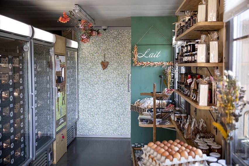 Le self-service est toujours bien fourni en produits.