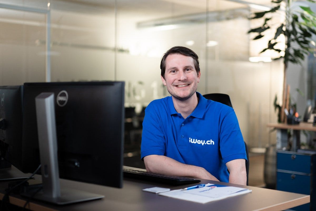 Kompetent und freundlich: Die motivierten Mitarbeitenden von iWay sind immer für dich da!