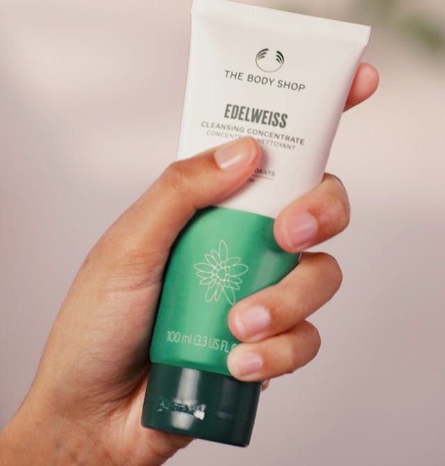 Auch dieses reinigende Konzentrat basiert auf der Wirkung von Edelweiss.