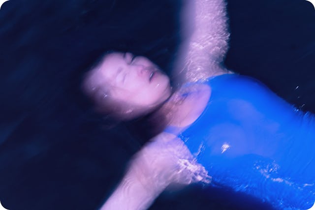 Eisbaden aktiviert die Glückshormone im Körper und sorgt für einen klaren Kopf.