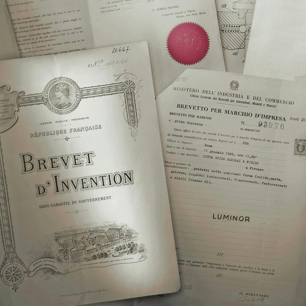 1949: Das Radium wird in der Luminor durch Tritium ersetzt, einem ebenfalls von der Officine Panerai erfundenen Leuchtstoff.