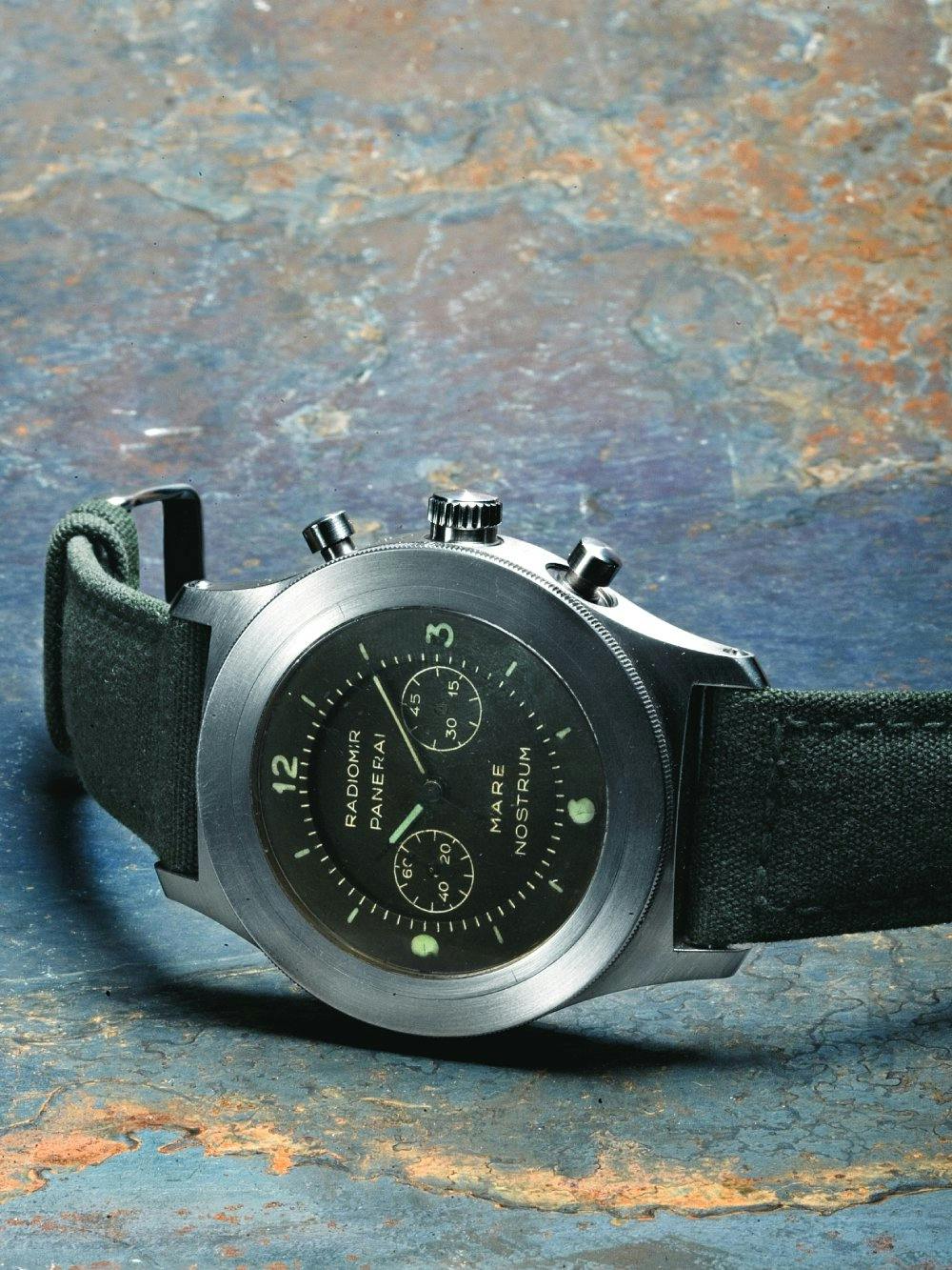 1992: Einführung des Chronographen Mare Nostrum mit 42 Millimetern Durchmesser auf dem allgemeinen Uhrenmarkt.