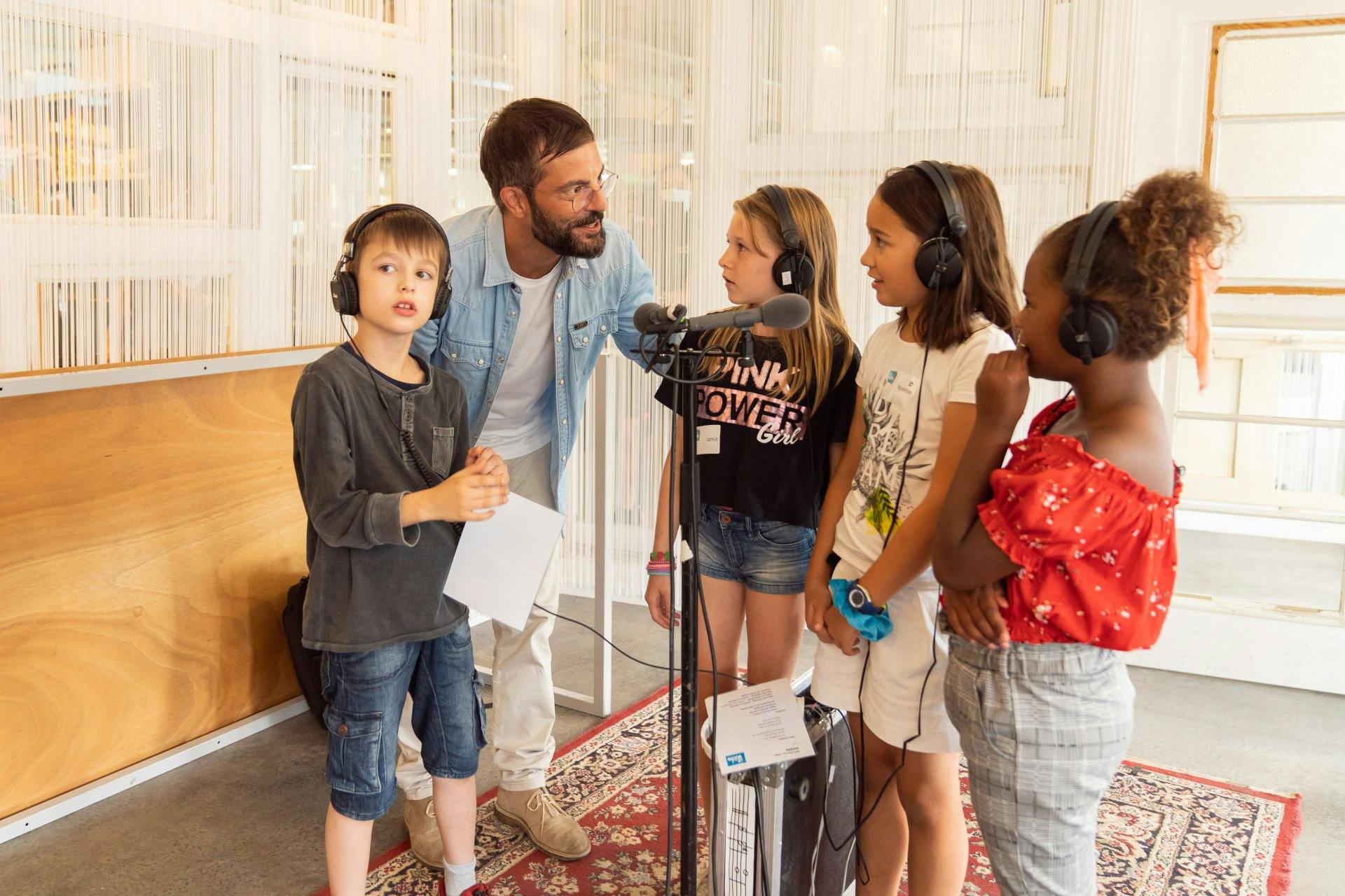 Das gemeinsame Aufnehmen des Songs «Narbe» mit Bligg wird den Kindern noch lange in Erinnerung bleiben.