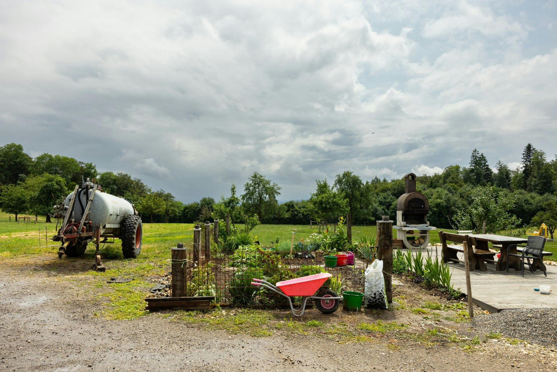 Un véritable aperçu: à la ferme Engelberg, les enfants en bas âge découvrent déjà comment sont fabriqués les aliments.
