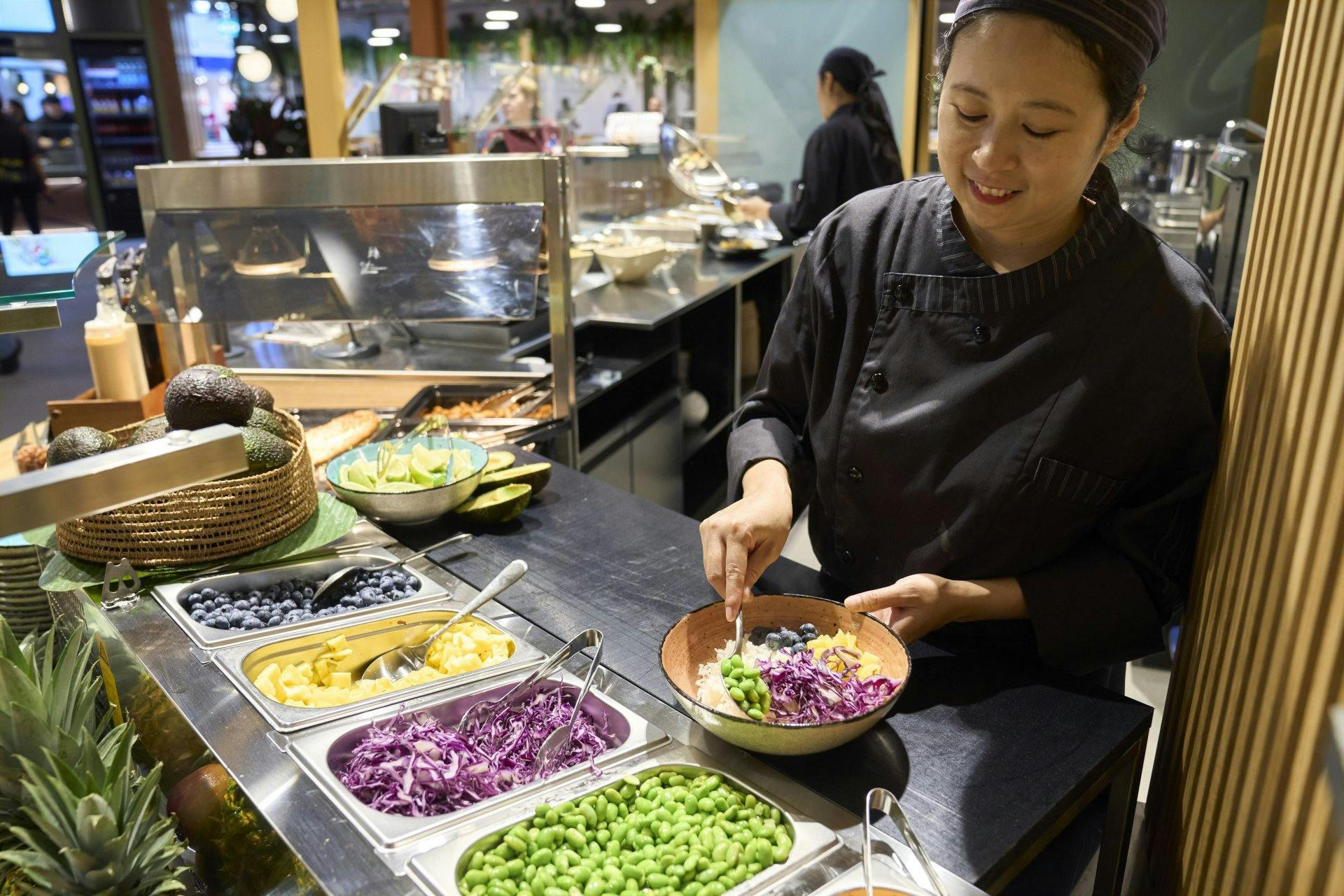 Unglaublich lecker: eine Bowl von Tajaa mit verschiedenen Zutaten.