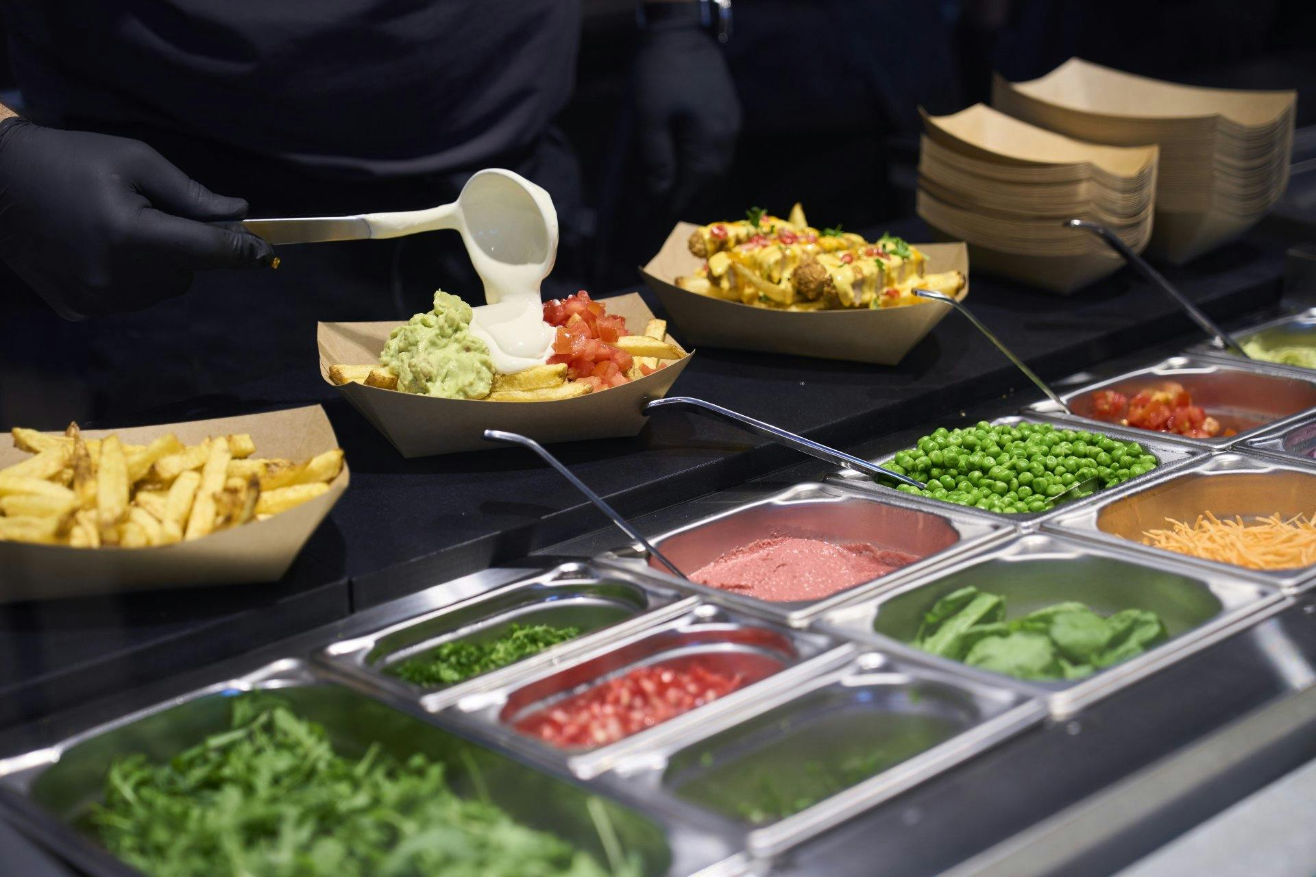 Aber auch Fries-Lovers kommen voll auf ihre Kosten: die knusprigen Pommes gibts mit verschiedensten Toppings im Angebot.