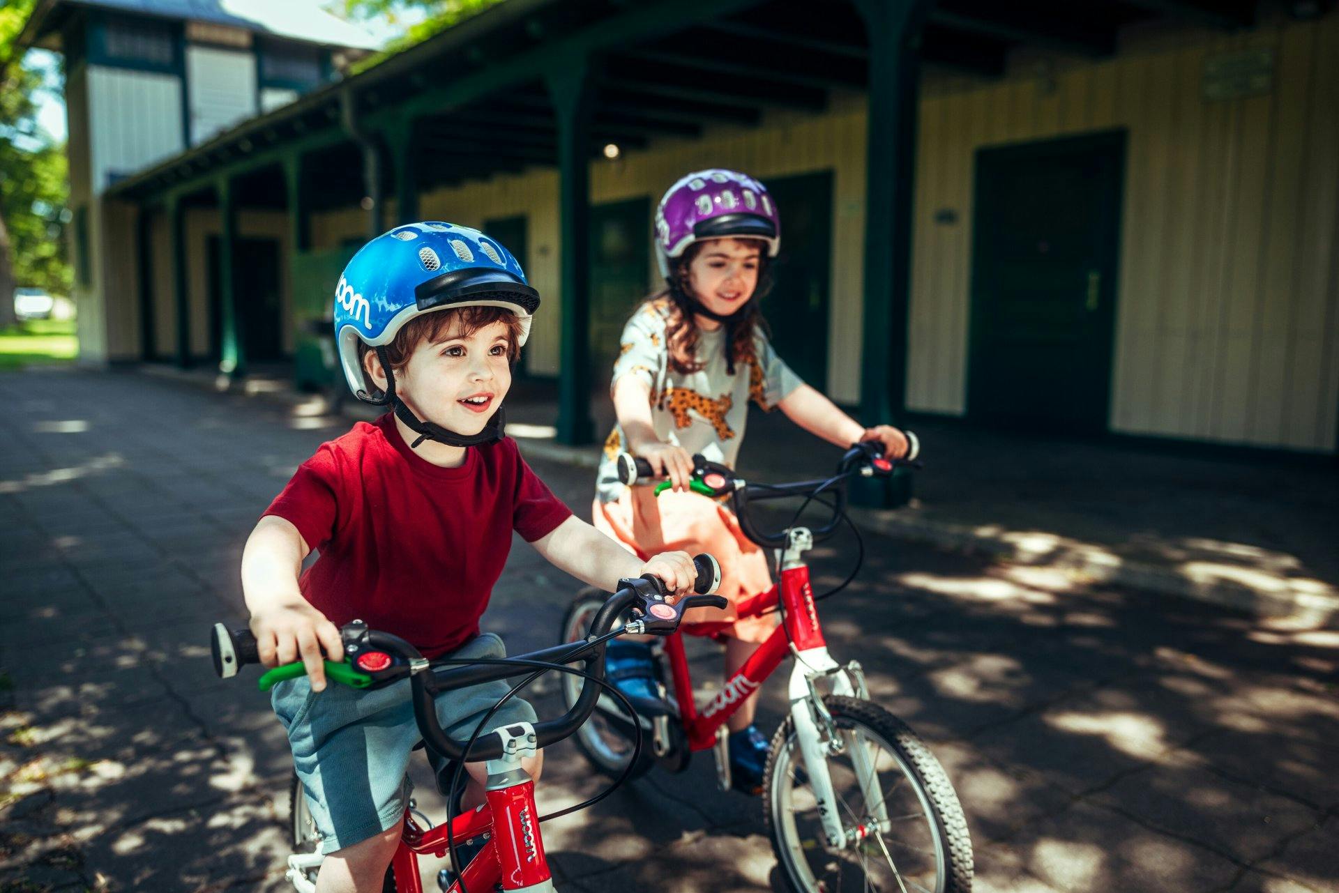 Die Schnitzeljagd, die Kinderträume wahr werden lässt: Findet jetzt eines von 10 tollen Velos auf Spielplätzen in Bern!