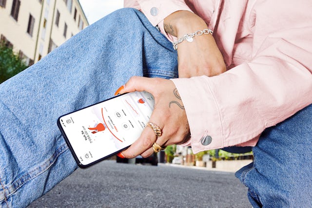 L'application Yuh te permet de gérer simplement ton argent et désormais également ta prévoyance! L'application Yuh te permet de gérer simplement ton argent et désormais également ta prévoyance!