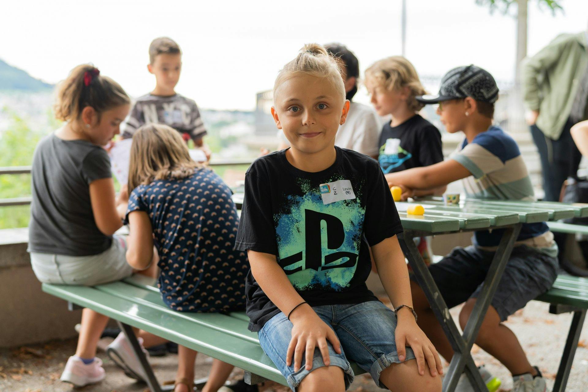 «Je me suis beaucoup amusé à enregistrer cette chanson. Je joue habituellement de la guitare et c'était génial de pouvoir essayer différents instrumen...