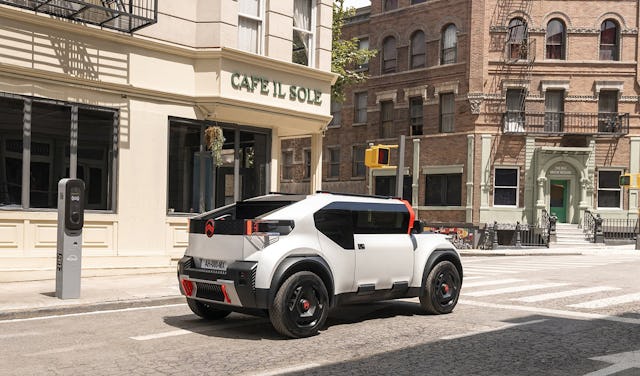 Citroën Oli mit Kartondach...