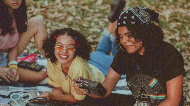 Tu as entre 15 et 24 ans et tu habites en Suisse? Alors, participe à cette enquête dès maintenant!