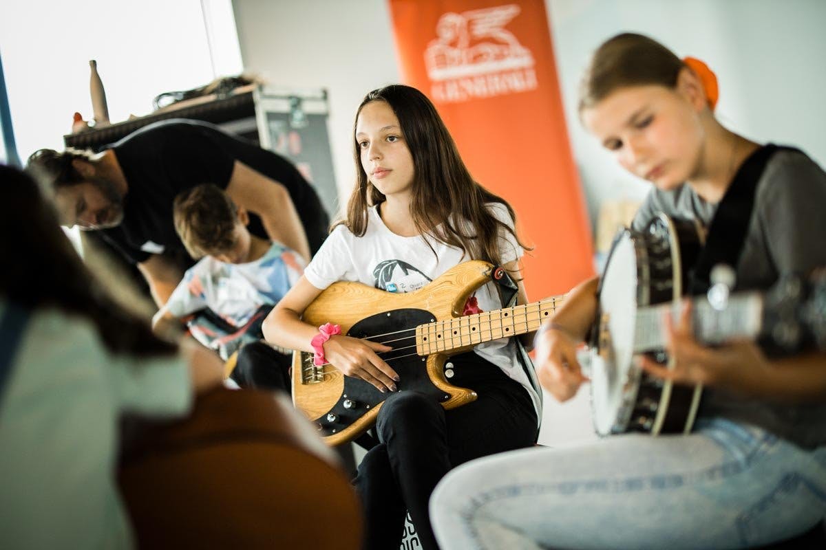 «Ich werde mich auf jeden Fall noch lange an diese Workshops erinnern, es war eine sehr coole Erfahrung.» - Chiara, 12