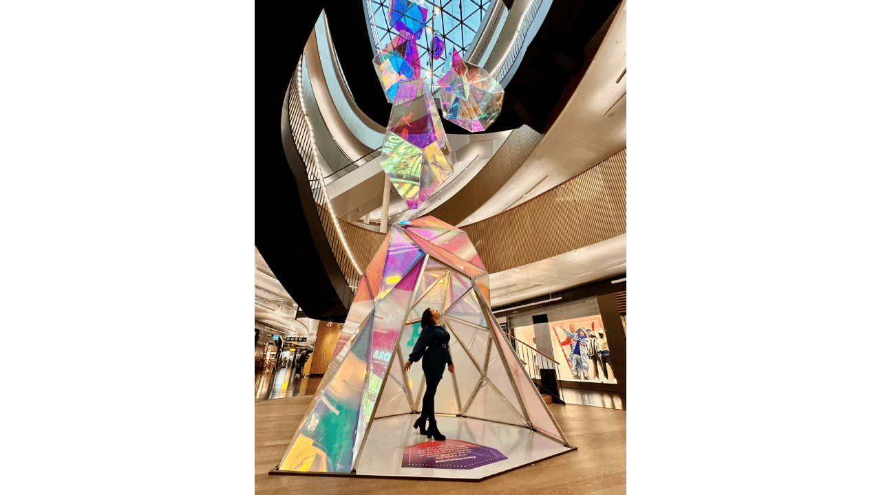 Mitten im Center bildet sich eine Eishöhle, perfekt für Selfies.