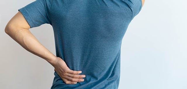 Vous avez mal au dos? Un entraînement ciblé de Kieser permet de lutter particulièrement bien contre les douleurs.