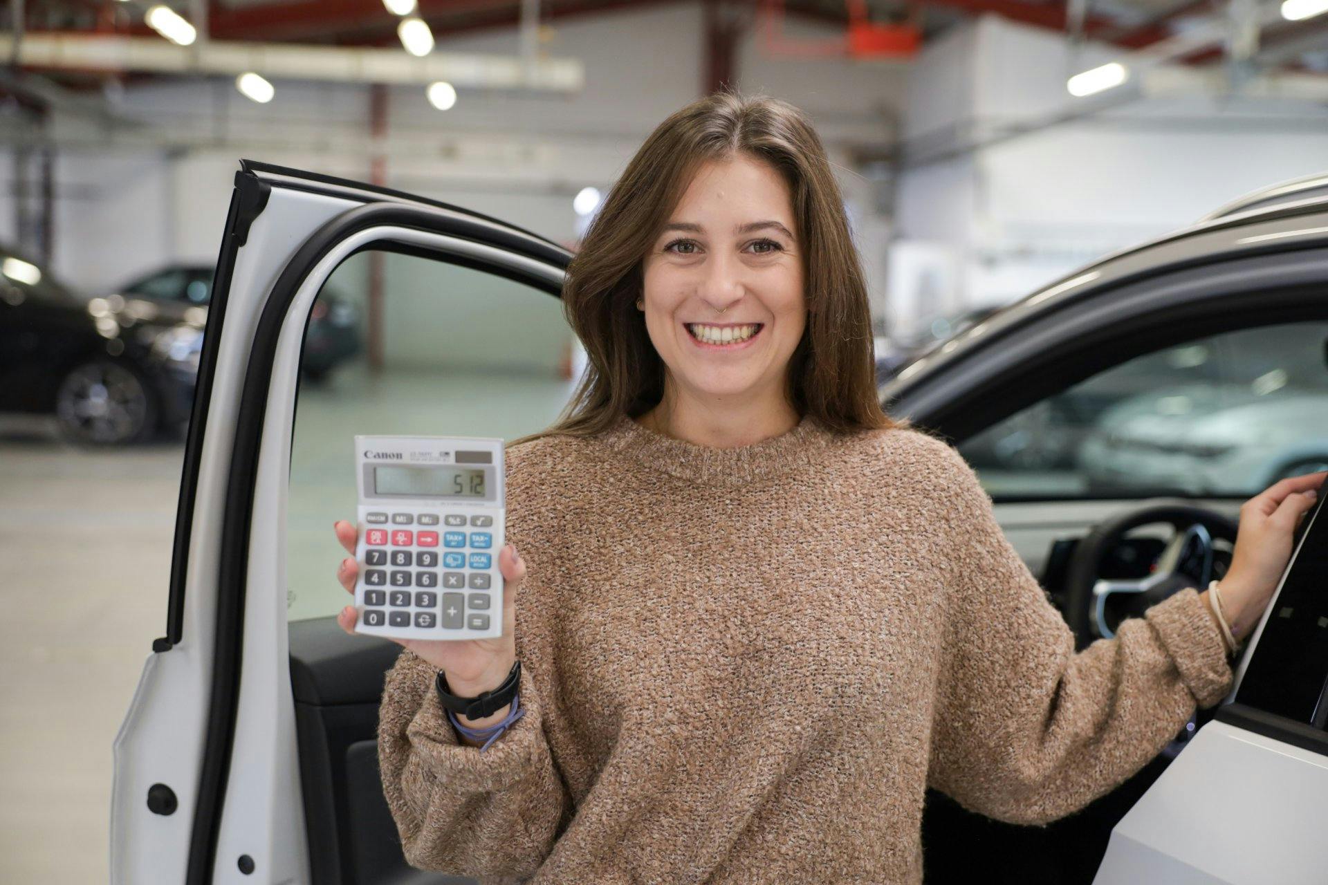 Léa Miggiano, Gründerin von Carvolution, sorgt mit dem Auto-Abo-Konzept für mehr Freiheit beim Autofahren.