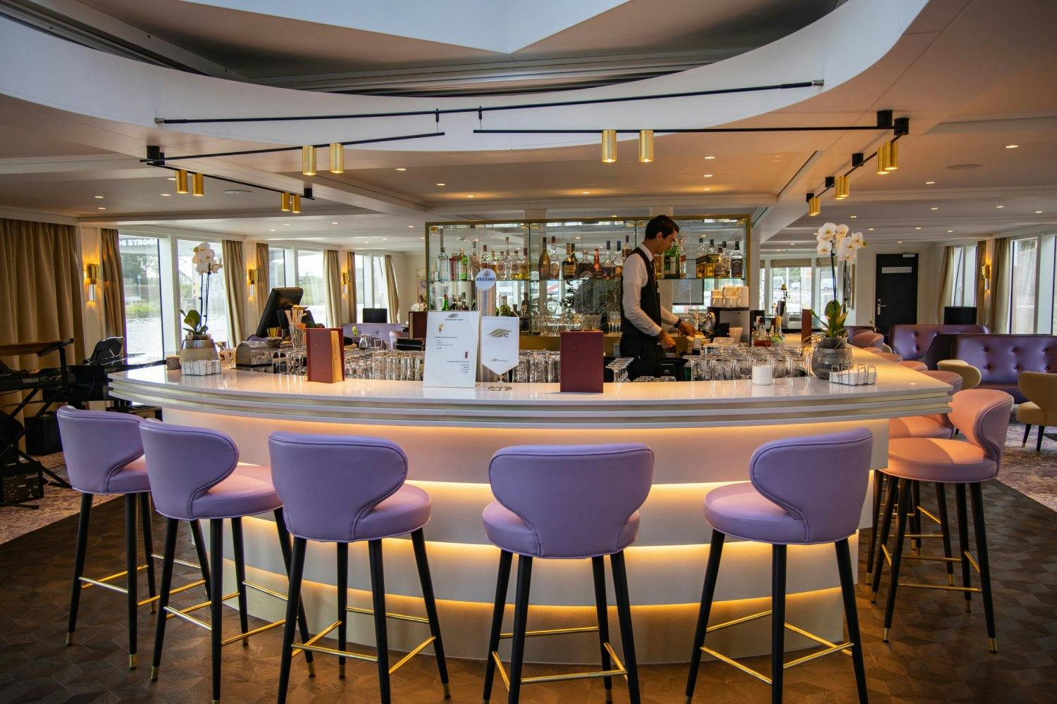 An Bord erleben Gäste Gastfreundschaft und Kulinarik der Extraklasse.