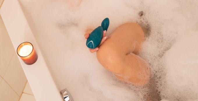 Womanizer Duo 2 offre dieci modalità di vibrazione: orgasmi sensuali garantiti.