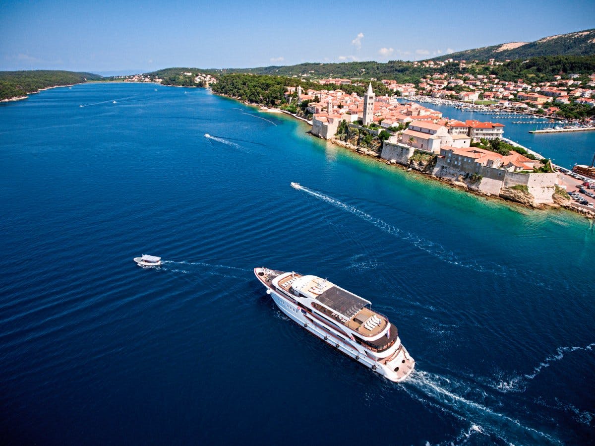 Traumreisen in der Adria-Region: Blaues Wasser, ...