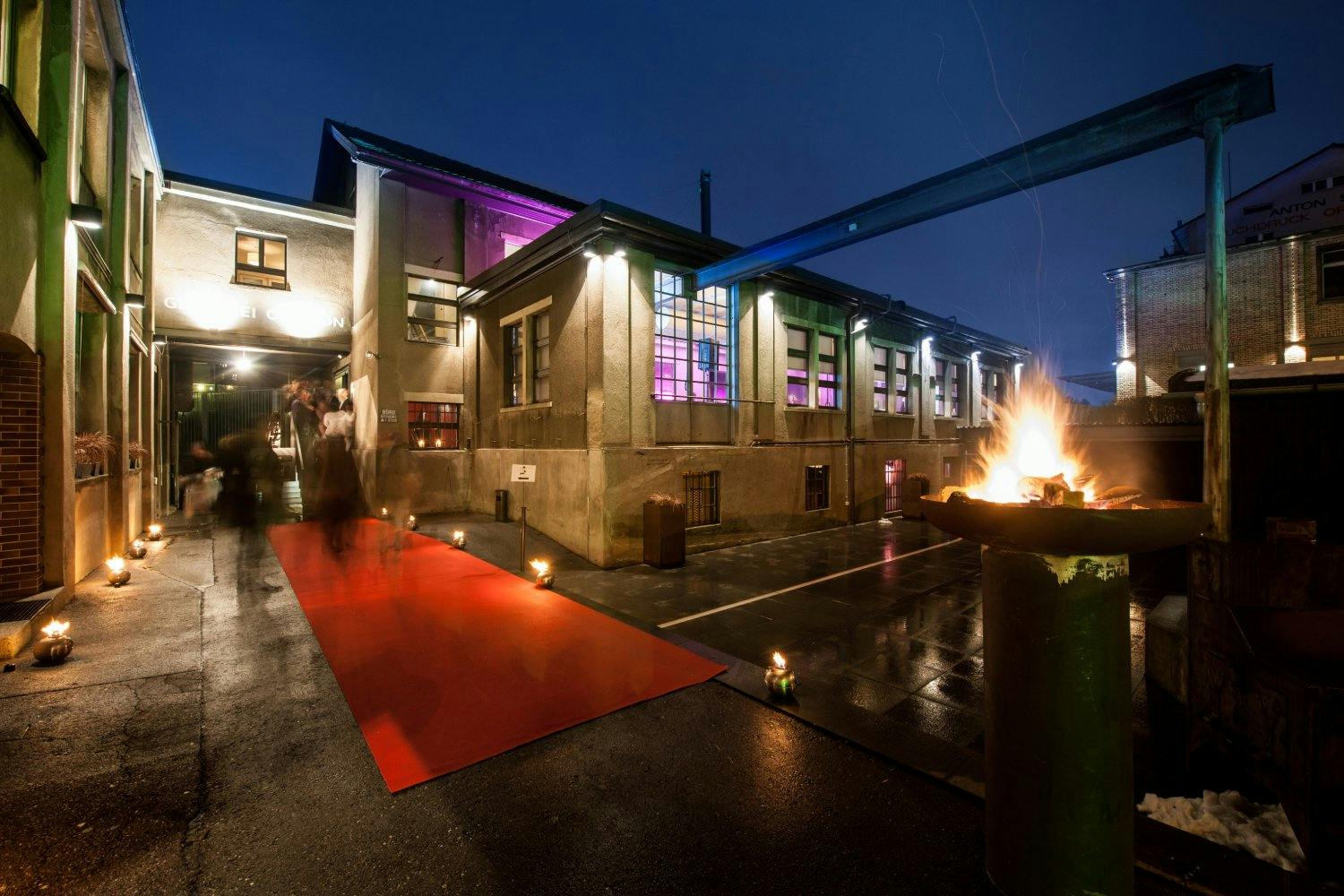 Von den Bündner Bergen bis in die Fribourger Alpen – die Krimi-Erlebnisse von Peter Denlo machen auch bei Ihnen in der Nähe Halt. Wie wärs in der Gies...