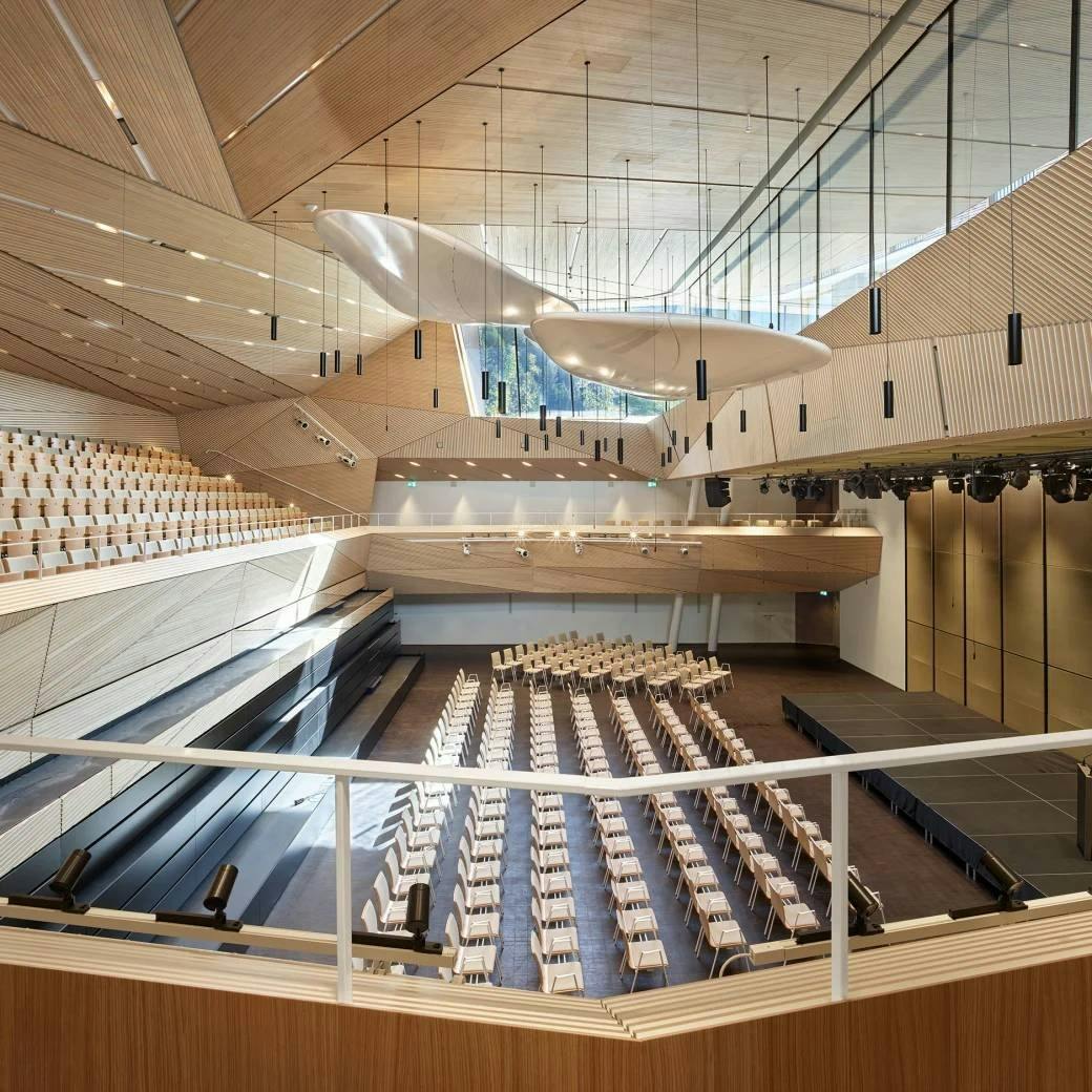 Am 18. und 19. Mai lohnt sich ein verlängertes Wochenende in Andermatt, denn es finden gleich zwei Konzerte statt.