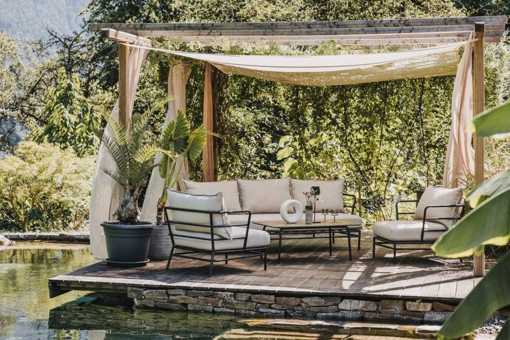 Die multifunktionalen Lounges sparen Platz, sehen gut aus und machen dein Zuhause zu einer Ferieninsel.