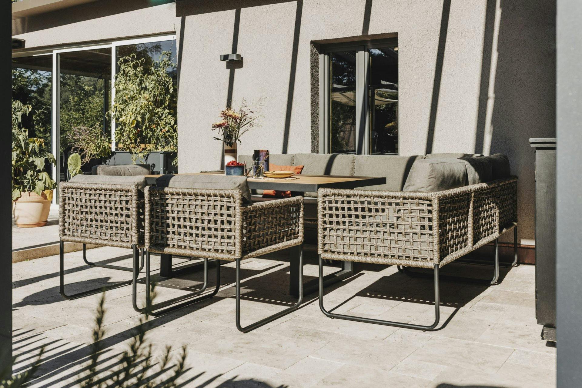 Sanfte Beige- oder Grüntöne sind diesen Sommer total im Trend!