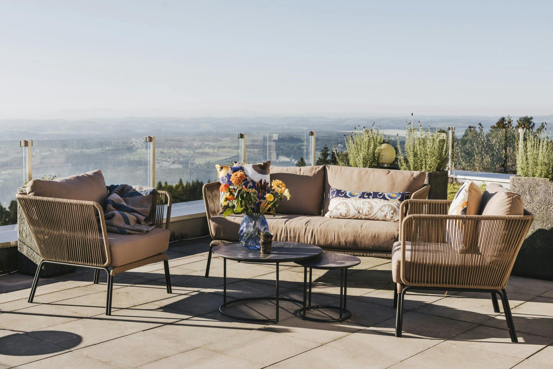 Die einzigartigen Möbel von CASA sind nicht nur stylisch, sondern auch robust und wetterbeständig.