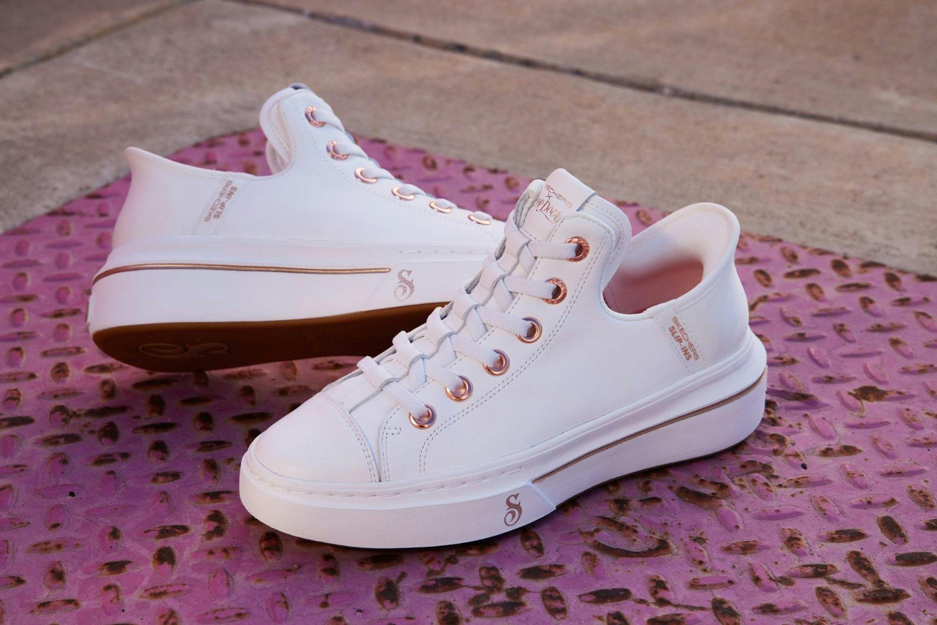 Die Sneakers lassen sich zu lockeren Styles, aber auch zu Ausgehlooks kombinieren.