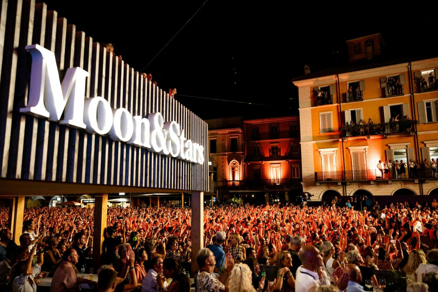 Das Musikfestival Moon&Stars lockt jährlich tausende Musikfans an.