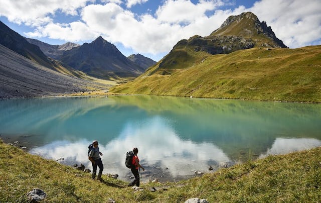 Fischen in klaren Bergseen oder entspannte Wanderung: In Arosa ist alles möglich!