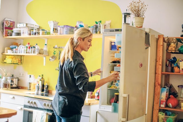 Que ce soient les fruits, les légumes, la viande, le lait ou les produits surgelés, lors du stockage des aliments, il y a quelques règles à respecter afin d’éviter qu’ils ne se gâtent trop rapidement. Que ce soient les fruits, les légumes, la viande, le lait ou les produits surgelés, lors du stockage des aliments, il y a quelques règles à respecter afin d’éviter qu’ils ne se gâtent trop rapidement.