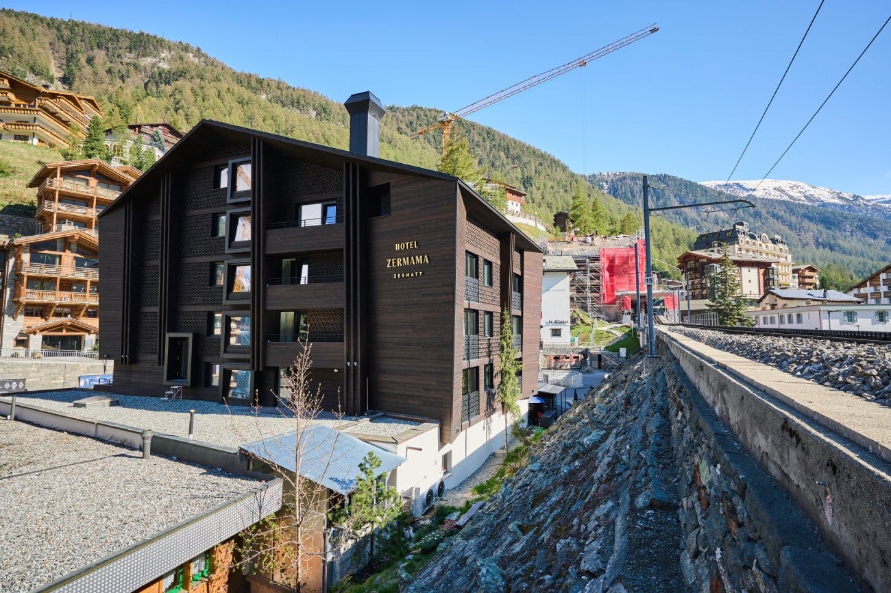 La ristrutturazione totale realizzata nel 2019 ha permesso di migliorare notevolmente l’efficienza energetica dell’Hotel Zermama di Zermatt. Da allora...