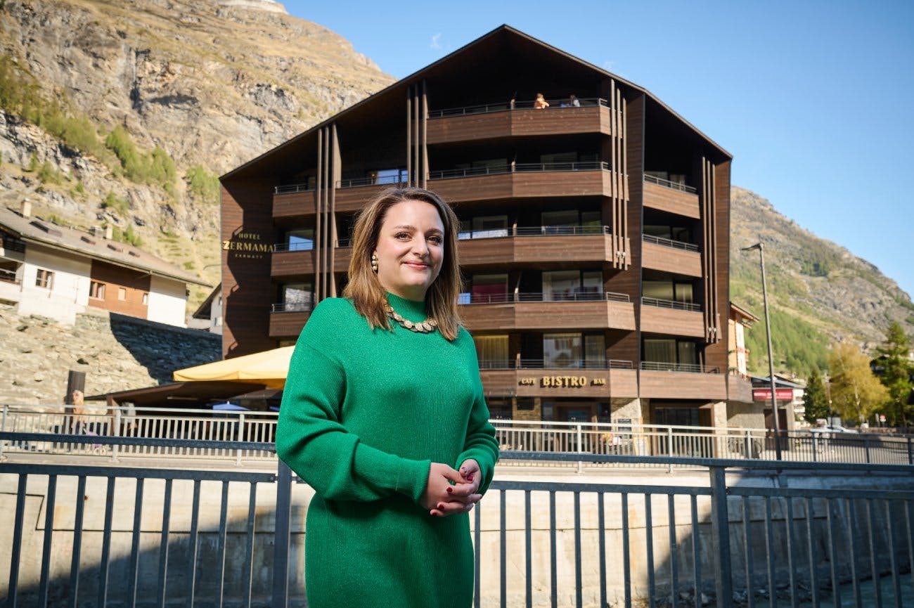 La propriétaire Sandrine Julen est satisfaite de la rénovation de l’hôtel: «Nous avons beaucoup investi. Mais cela s’est rapidement avéré rentable.»