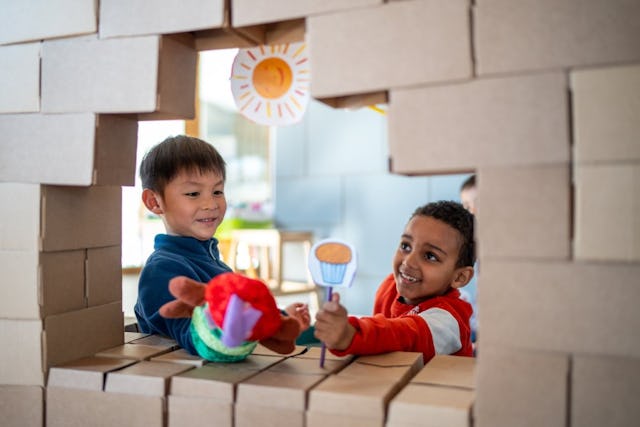Le personnel de l'école inspire chaque jour les élèves à cultiver l'ouverture d'esprit, la curiosité, l'esprit critique et l'acceptation de la diversité.